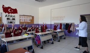 bayrakli belediyesinden miniklere hijyen egitimi dunya el yikama gununde ogrencilere saglik dersi F6t9VYTL.jpg