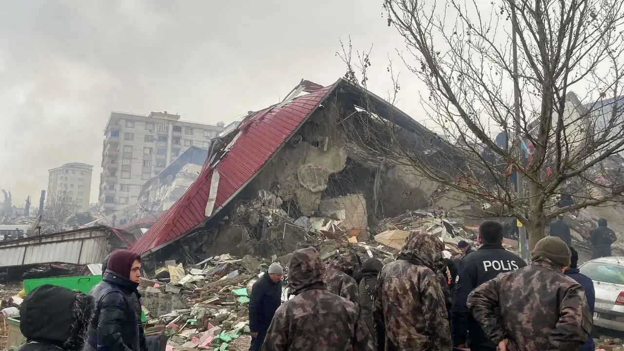 depremde 84 kisinin hayatini kaybettigi hunkar apartmani davasinda saniklarin tutuklanma talebi bir kez daha reddedildi kaBKWNAM.jpg
