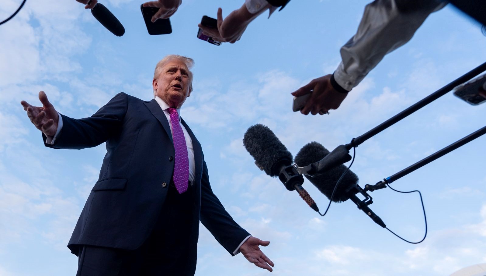 Trump’ın iki yüzü: Gazze’de barış, ABD’de kaos